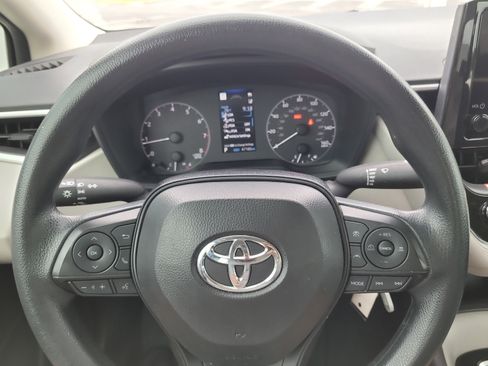 Certified 2025 Toyota Corolla LE image 25