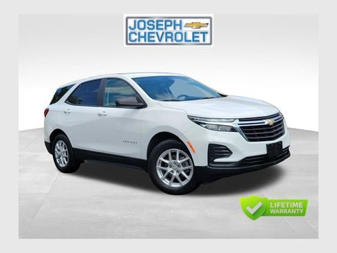 Used 2023 Chevrolet Equinox LS w/ LS Convenience Package AWD/4WD image 1