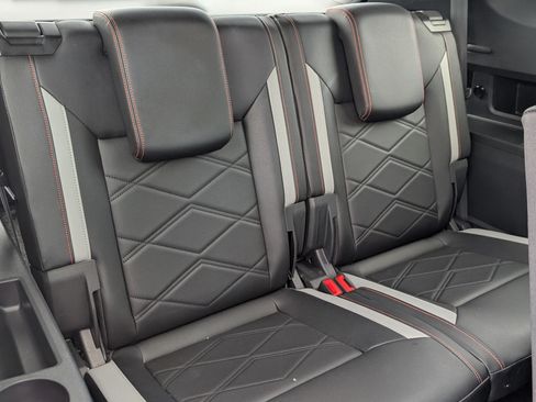 Used 2026 Volkswagen Atlas Peak Edition AWD/4WD image 14