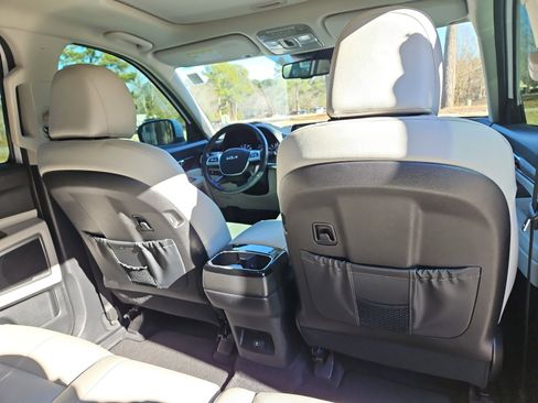 Used 2022 Kia Telluride EX w/ Towing Package image 18