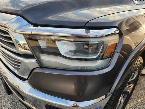 Used 2022 RAM 1500 Laramie AWD/4WD image 5