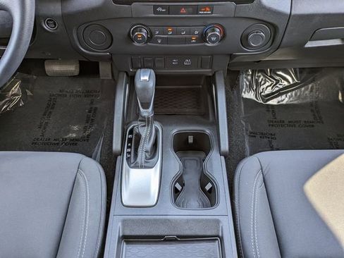 Used 2024 Nissan Frontier SV image 20