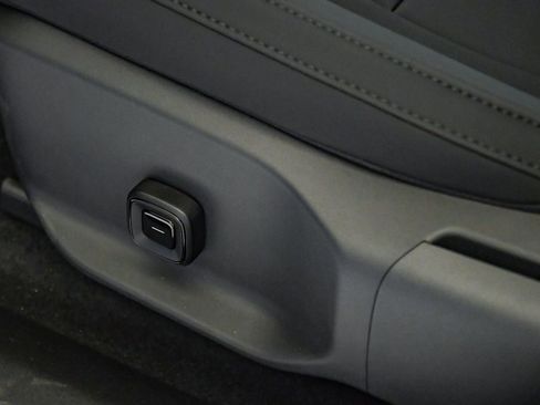 New 2026 Volvo EX30 Plus w/ Protection Package Premier image 24