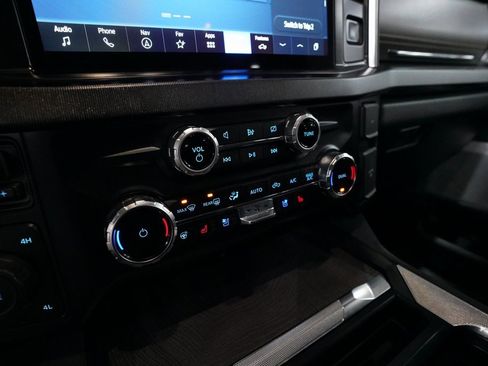 Used 2023 Ford F250 Platinum image 19