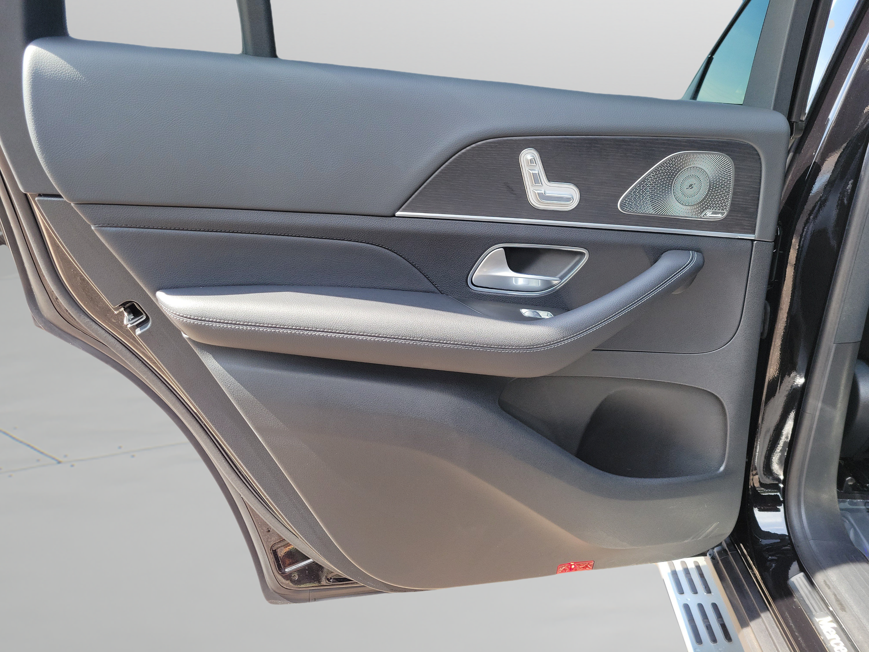 Certified 2024 Mercedes-Benz GLS 450 4MATIC image 7