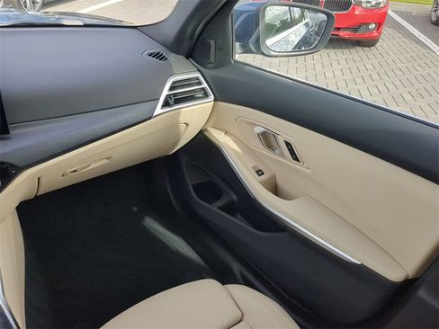 Certified 2025 BMW 330i Sedan w/ Convenience Package image 18