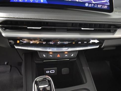 Used 2025 Cadillac XT4 Premium Luxury w/ Cold Weather Package image 23