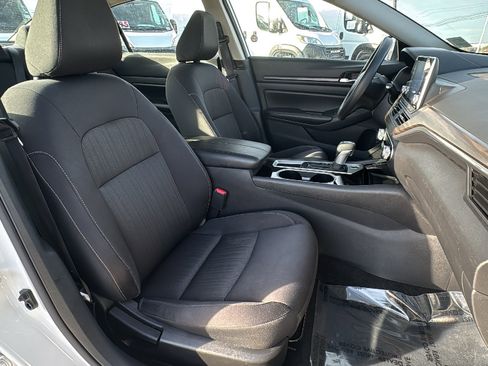 Used 2024 Nissan Altima 2.5 SV image 30