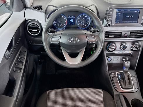 Used 2021 Hyundai Kona SE image 16