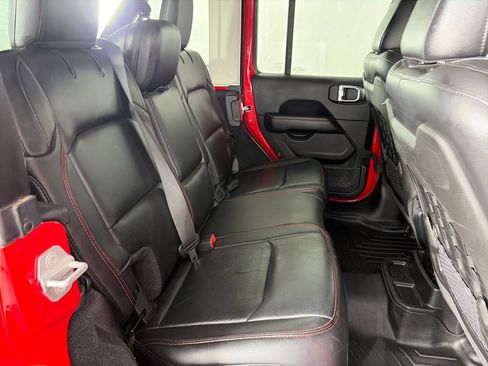 Used 2018 Jeep Wrangler Unlimited Rubicon w/ Cold Weather Group AWD/4WD image 29