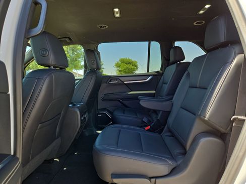 Used 2024 GMC Acadia Elevation AWD/4WD image 13
