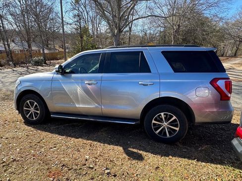 Used 2020 Ford Expedition XLT w/ Equipment Group 202A image 8