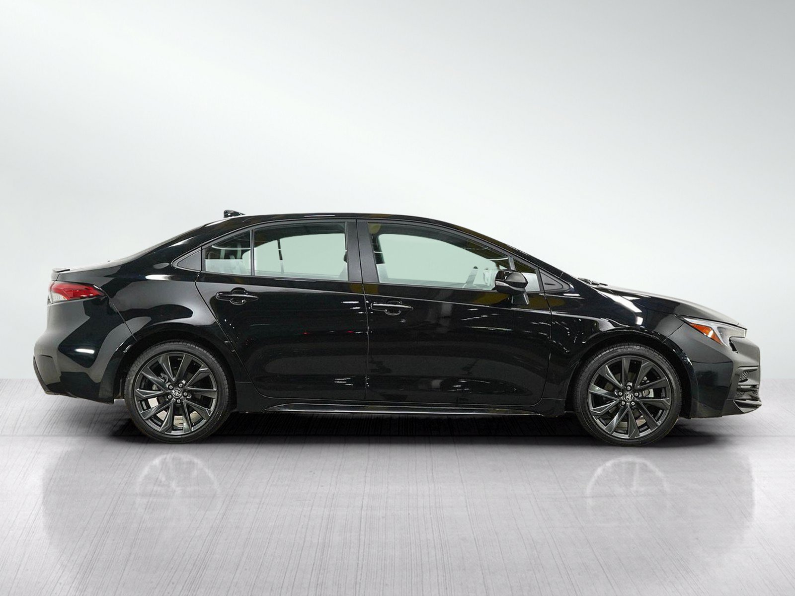 Used 2025 Toyota Corolla XSE FWD image 8