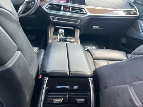 Used 2020 BMW X7 xDrive40i w/ Premium Package AWD/4WD image 25