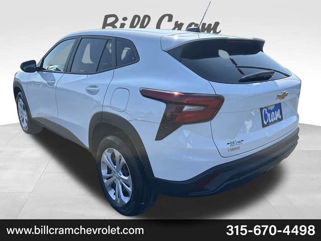 Used 2024 Chevrolet Trax LS w/ Driver Confidence Package FWD image 34