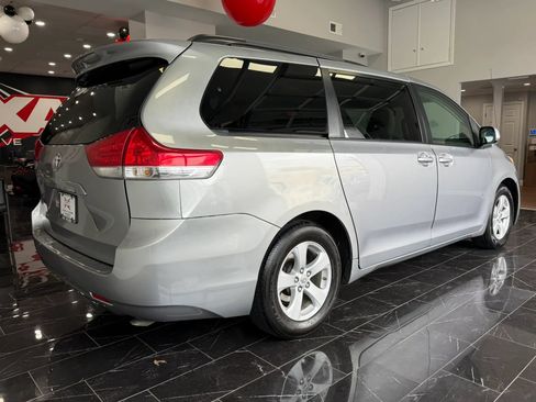 Used 2012 Toyota Sienna LE FWD image 6