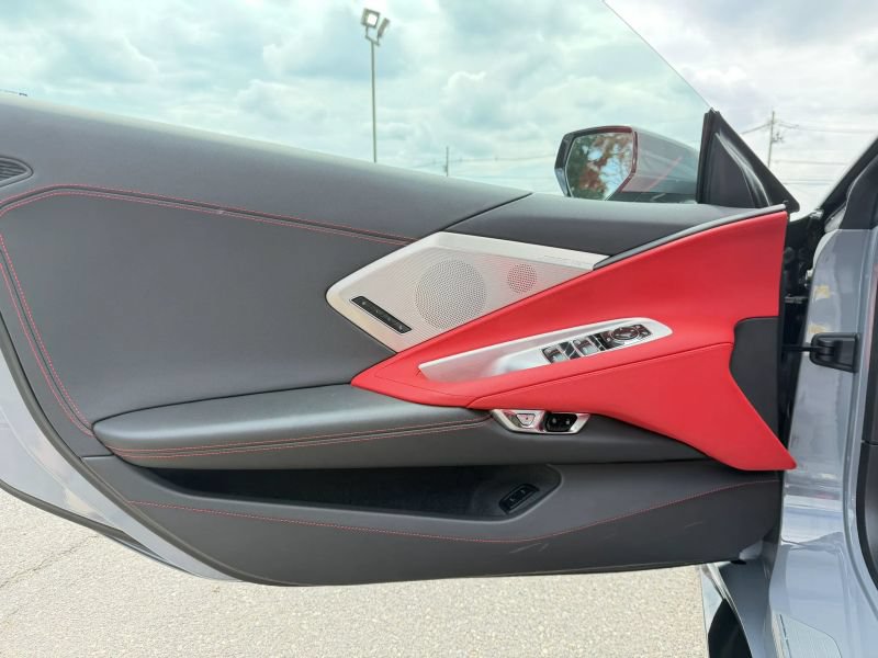 Used 2024 Chevrolet Corvette Stingray Preferred Conv w/ Z51 Performance Package RWD image 12