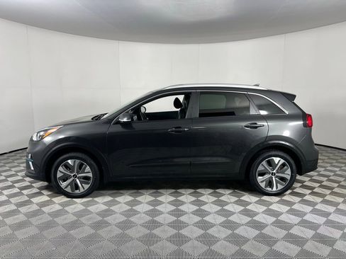 Used 2022 Kia Niro EX Premium w/ Cold Weather Package image 9