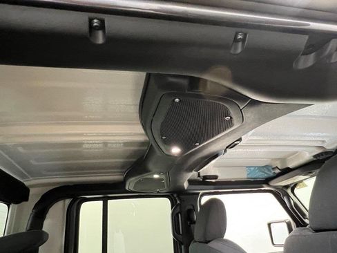 New 2026 Jeep Gladiator Sport image 12