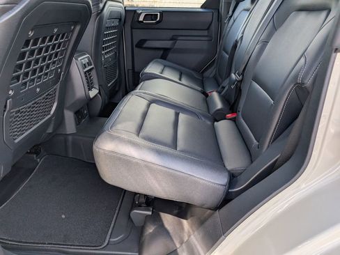 New 2025 Ford Bronco Badlands image 6