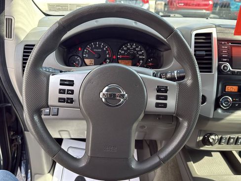 Used 2015 Nissan Frontier SV w/ SV Value Truck Package AWD/4WD image 14