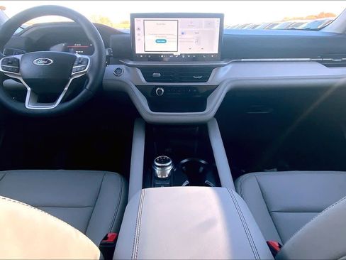 New 2026 Ford Explorer Active w/ Active Comfort Package image 5