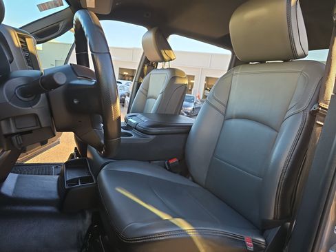 Used 2022 RAM 2500 Tradesman w/ Chrome Appearance Group image 13