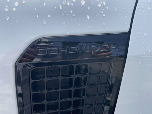 Used 2025 Land Rover Defender 110 S AWD/4WD image 8