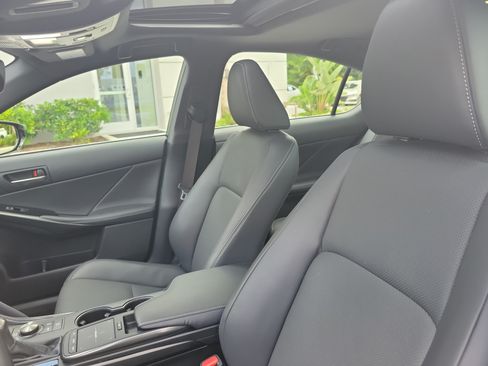 Used 2024 Lexus IS 300 w/ Comfort Package RWD image 19