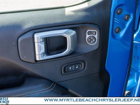 Certified 2022 Jeep Wrangler Unlimited Sahara w/ Cold Weather Group image 17