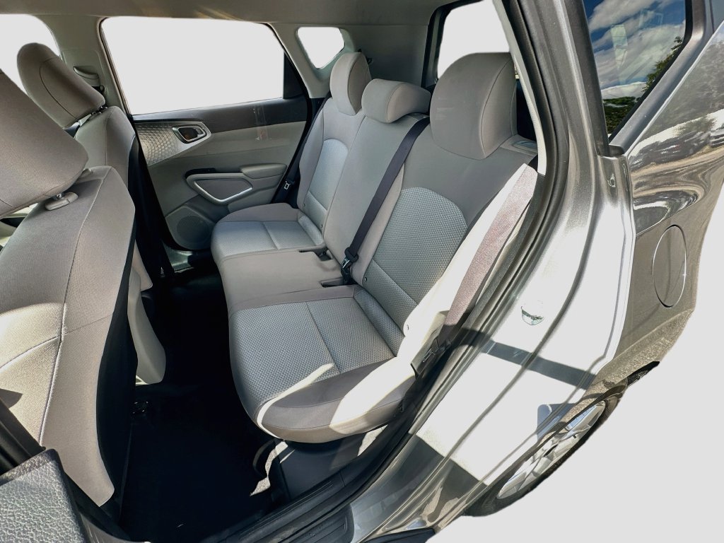 Used 2025 Kia Soul LX w/ LX Technology Package FWD image 22