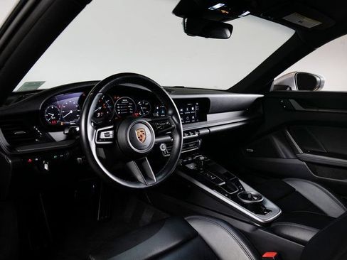 Used 2022 Porsche 911 Carrera RWD image 4