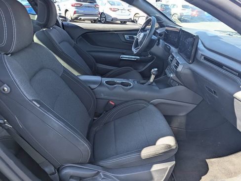 Used 2025 Ford Mustang Coupe RWD image 33