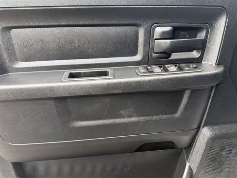 Used 2018 RAM 1500 Express w/ Express Value Package AWD/4WD image 17