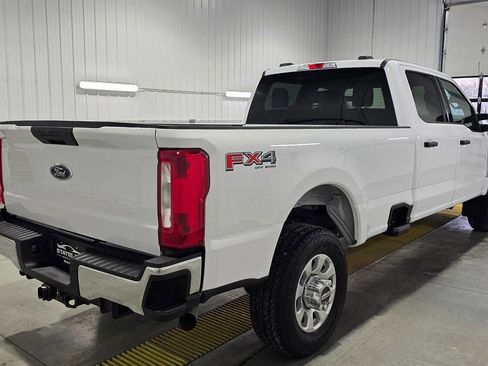 Used 2024 Ford F350 XLT w/ FX4 Off-Road Package image 5