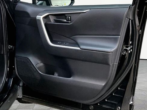 Used 2025 Toyota RAV4 LE AWD/4WD image 23