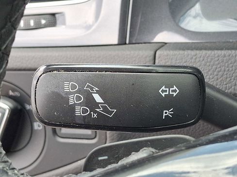 Used 2019 Volkswagen Golf S AWD/4WD image 25