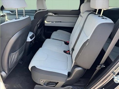 Used 2023 Hyundai Palisade SE w/ Cargo Package FWD image 10