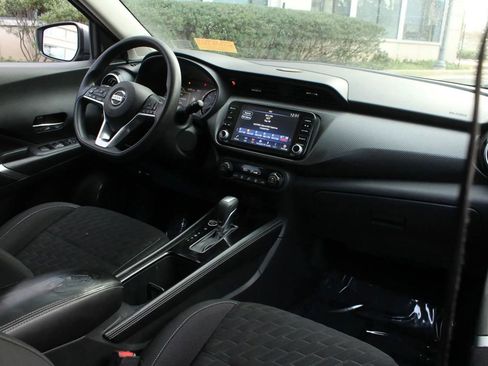 Used 2021 Nissan Kicks SV image 26
