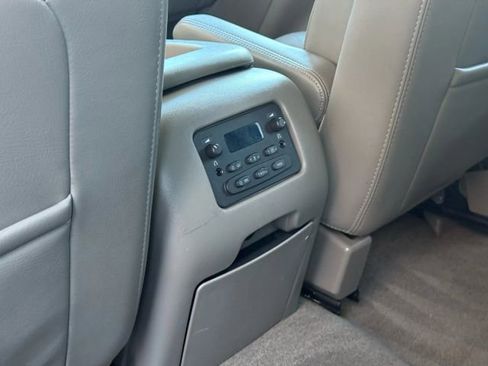 Used 2005 GMC Yukon SLT w/ SLT Preferred Equipment Group image 35