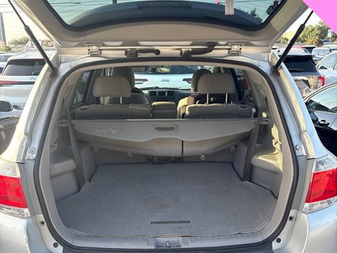 Used 2012 Toyota Highlander 4WD w/ Tech Pkg image 17