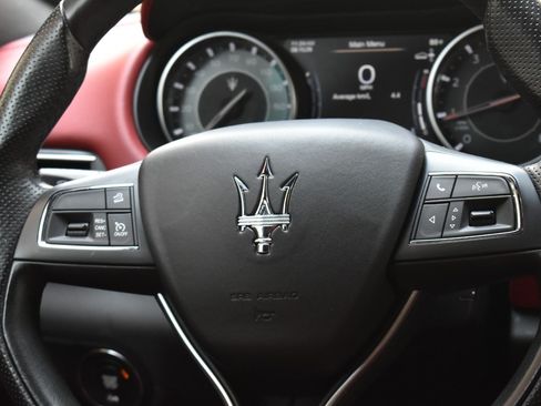 Used 2022 Maserati Levante GT AWD/4WD image 21