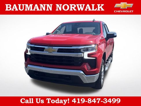Used 2022 Chevrolet Silverado 1500 LT AWD/4WD image 2
