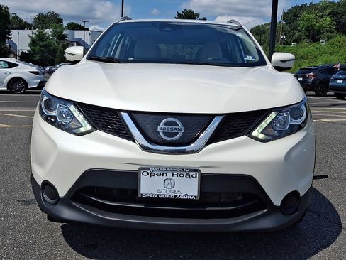 Used 2019 Nissan Rogue Sport SV AWD/4WD image 2