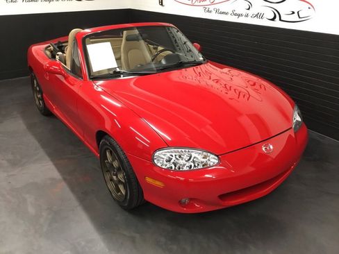 Used 2002 MAZDA MX-5 Miata LS image 2
