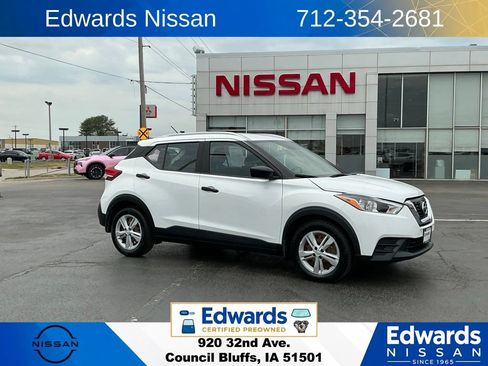 Used 2018 Nissan Kicks S FWD image 1