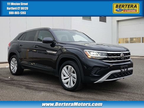 Used 2020 Volkswagen Atlas Cross Sport SE w/ Panoramic Sunroof Package image 1