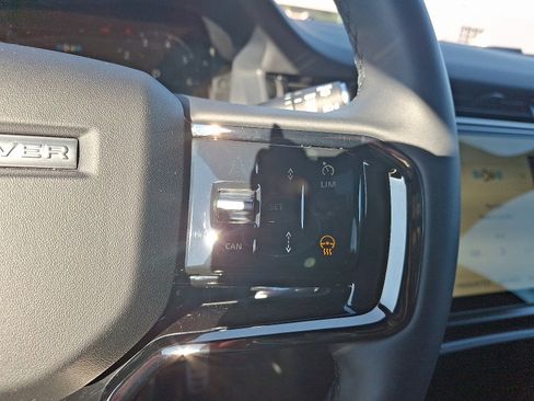 Used 2025 Land Rover Range Rover Evoque Dynamic SE image 22