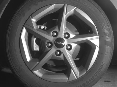 Used 2025 Kia K4 LXS image 12