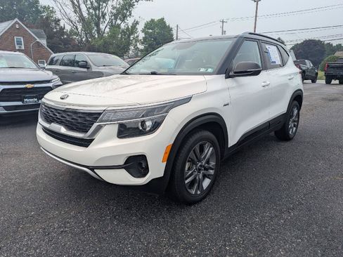 Used 2021 Kia Seltos S AWD/4WD image 3